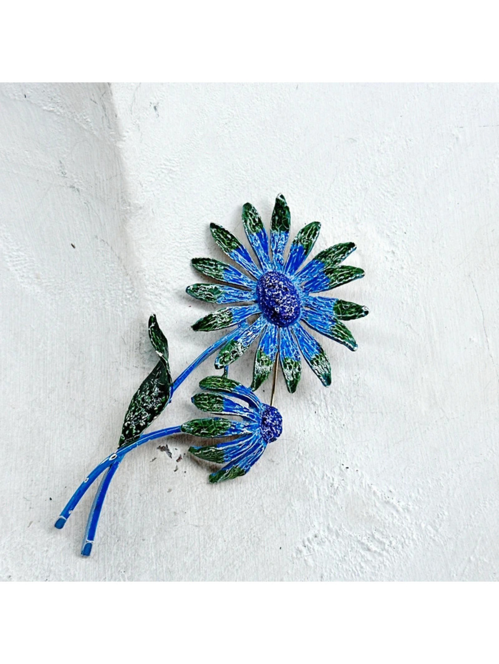 2540mc. Blue Art Floral Brooch Damaged
